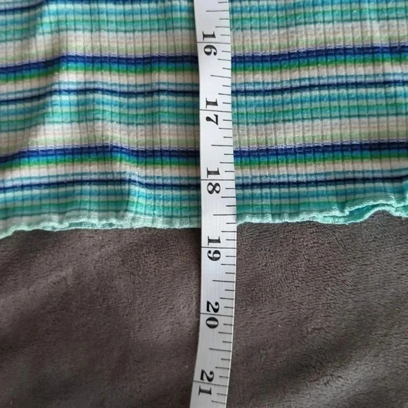 2 junior crop tops (SO & Wild fable) - Picture 5 of 13